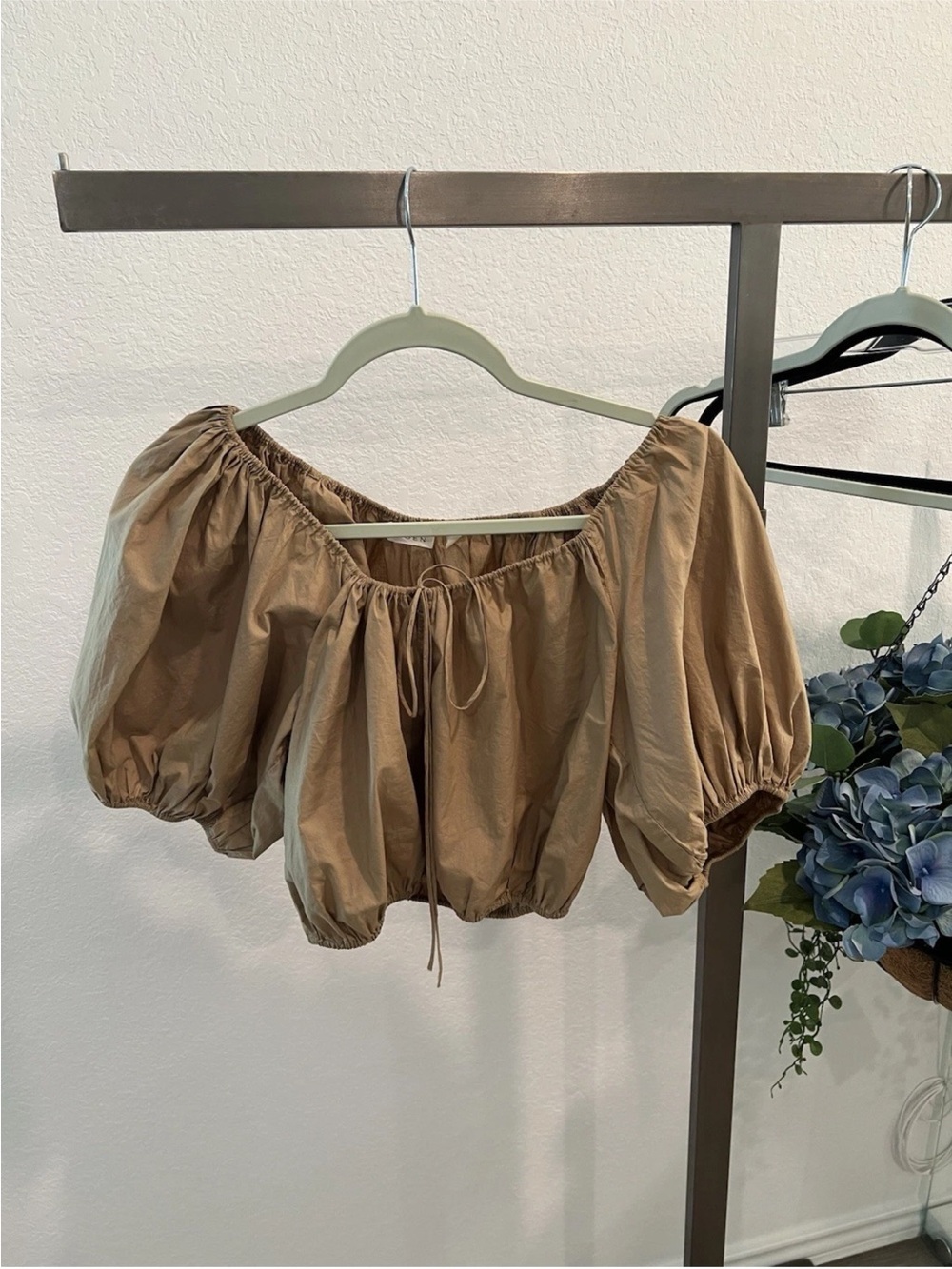 Doen Tan Puff Sleeve Cropped Peasant Top